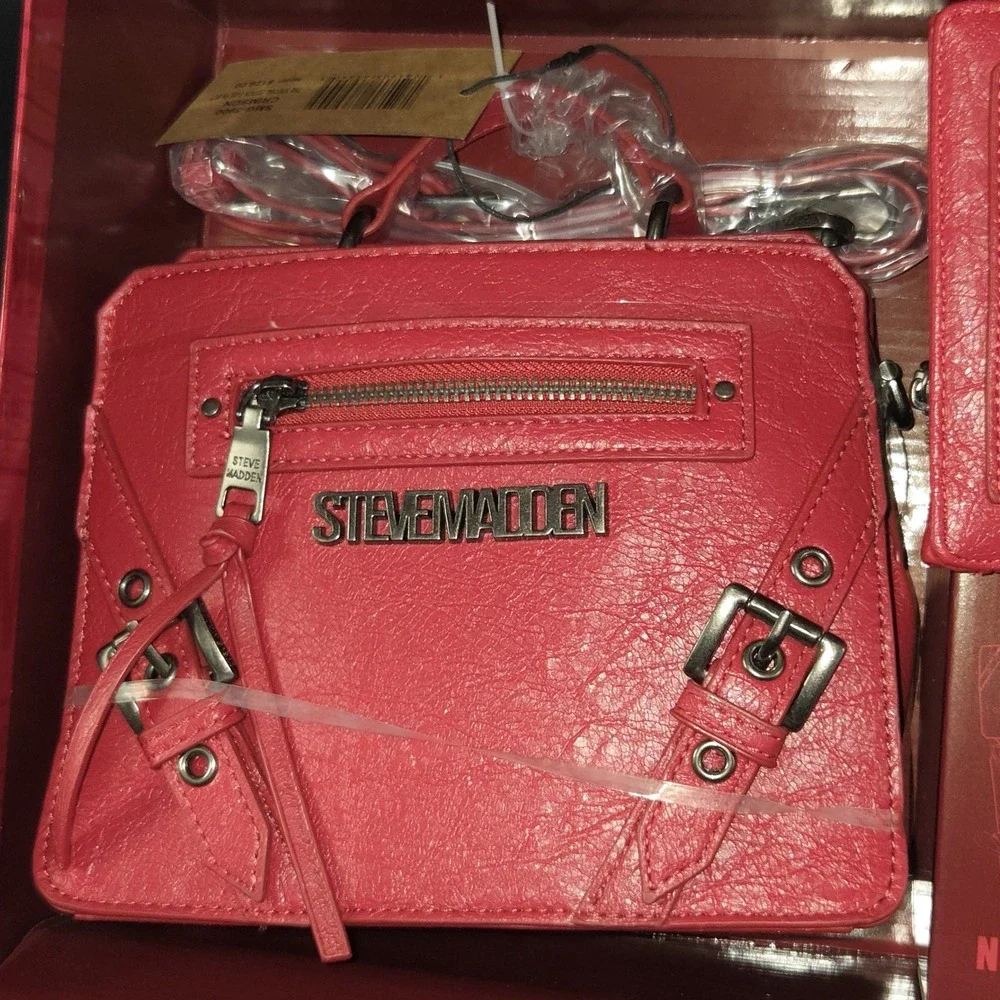 Steve Madden‎ Bag Special Edition Red Evelyn Gift Set Purse 2 Bag Straps Wallet